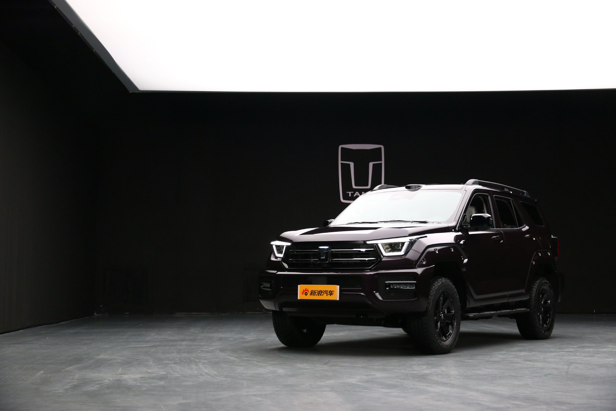 朋克？坦克？当越野车碰上潮流 实拍全新坦克400Hi4-Z