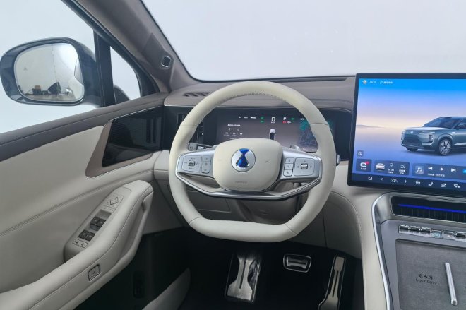 焕然一新的家用旗舰 静态体验腾势N8L