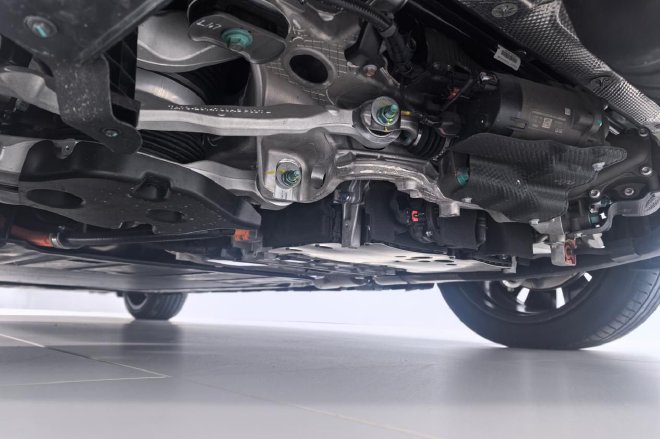 焕然一新的家用旗舰 静态体验腾势N8L