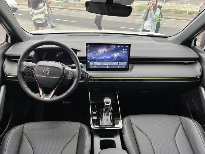 广汽丰田2026款全球车上市 入门版配置越级