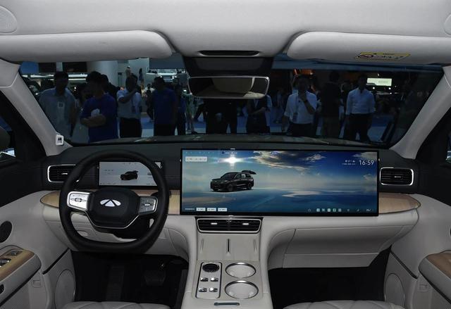 奇瑞风云A11国产旗舰SUV大6座续航超1400公里-有驾