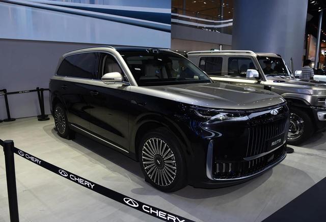 奇瑞风云A11国产旗舰SUV大6座续航超1400公里-有驾