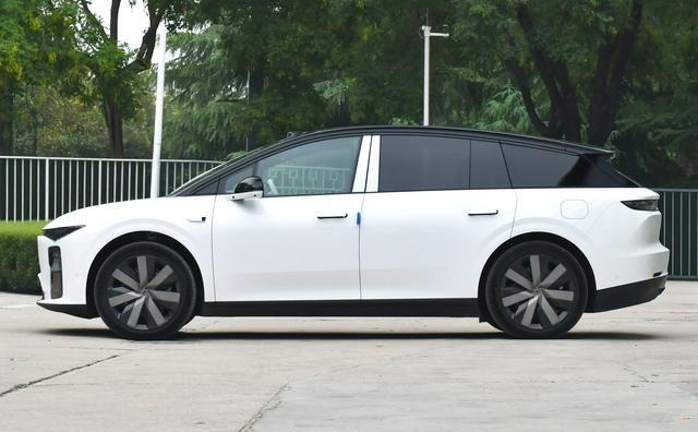 理想i6口碑揭秘：无短板水桶车实录-有驾