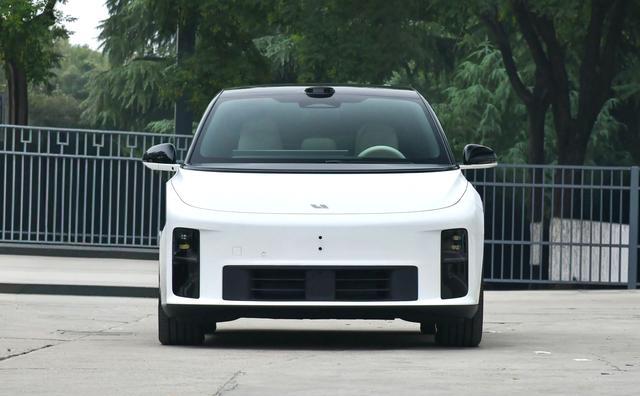 理想i6口碑揭秘：无短板水桶车实录-有驾