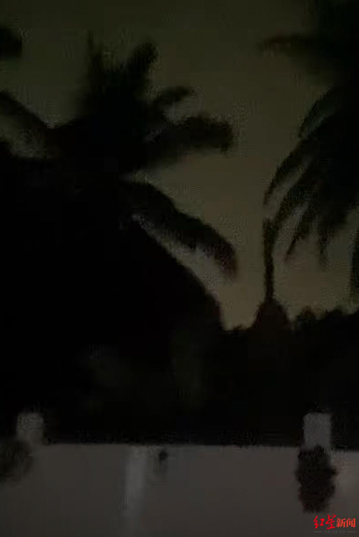 在薄荷岛的游客称地震后当地又下起大雨(受访者供图)