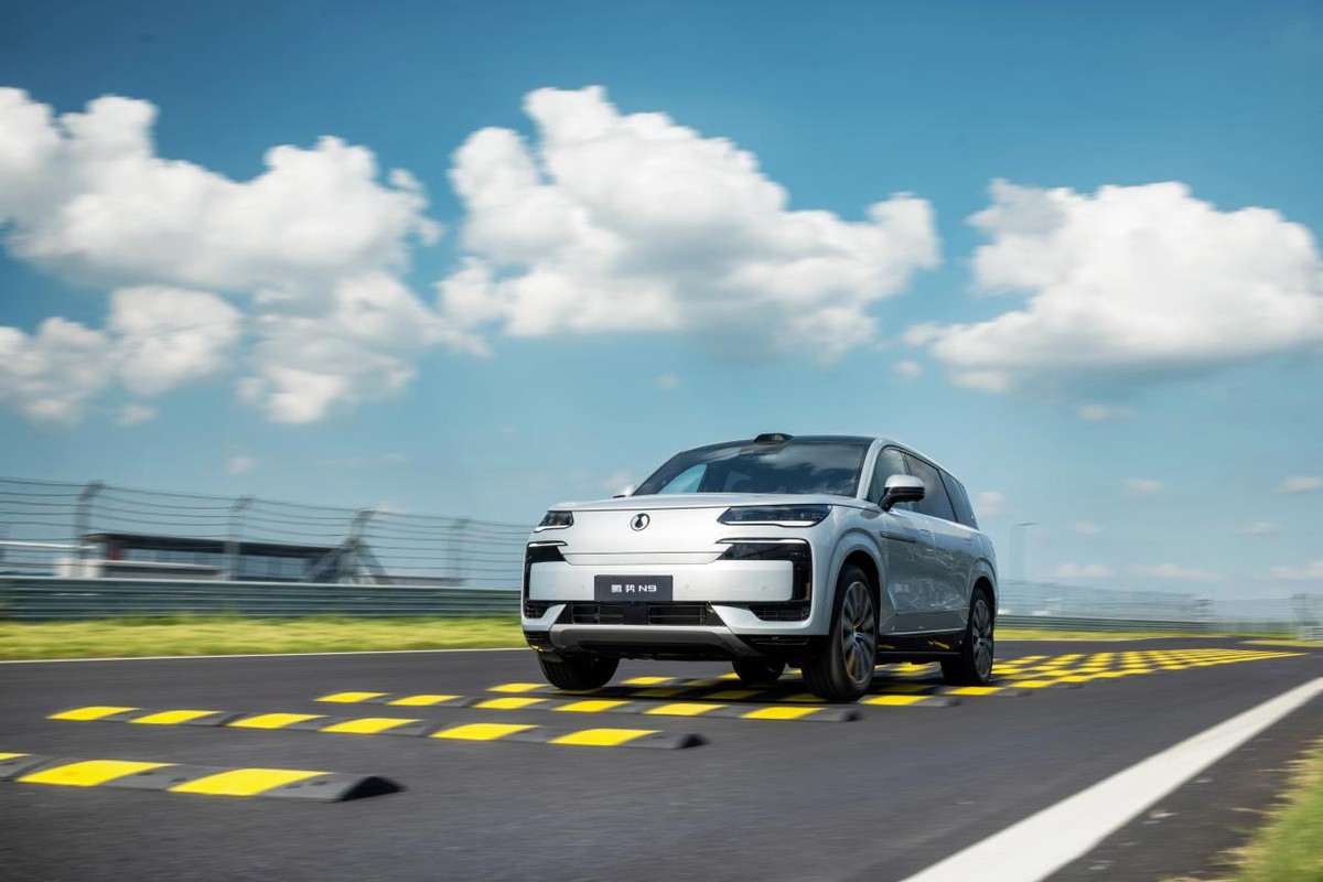 三破高速避让世界纪录!2026款腾势N9正式上市,38.98万元起!_三破高速避让世界纪录!2026款腾势N9正式上市,38.98万元起!_