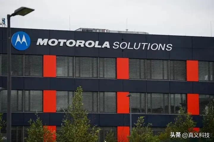 百年西敏寺犬展全场总冠军回顾__未来科技感摩托车