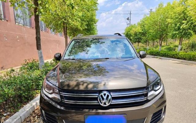 开了八年六万五千公里的途观车，几次想换都没有换，因为车况还像新车一样，退休后一年不开三五千公里，觉得没有换车的必要-有驾