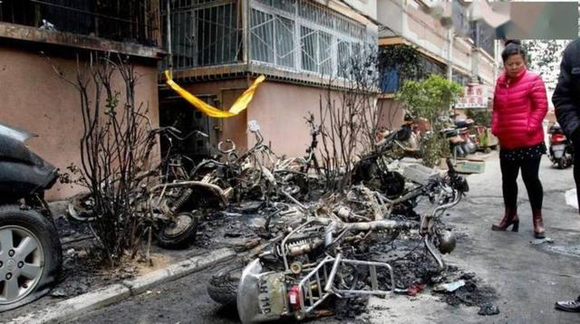 女子购买的新车行驶仅1066公里在小区地下停车场自燃幸好未造成人员伤亡但凸显电动车安全隐患亟须厂家排查整治-有驾