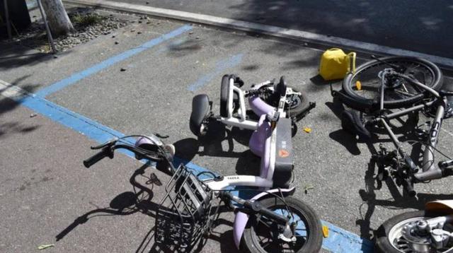 女子购买的新车行驶仅1066公里在小区地下停车场自燃幸好未造成人员伤亡但凸显电动车安全隐患亟须厂家排查整治-有驾