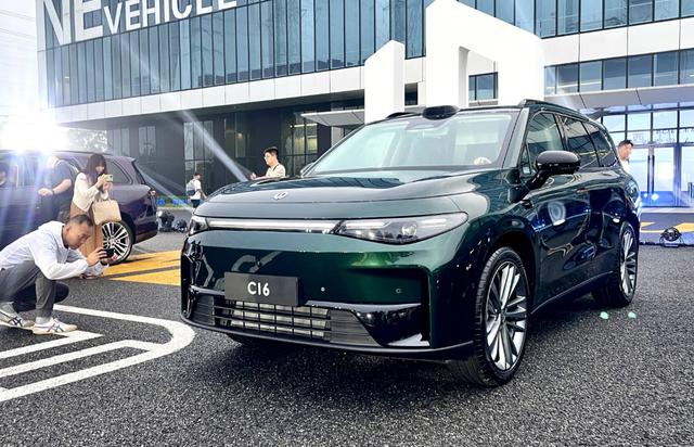 9月中大型SUV销量榜:小米YU7断层领先,钛7、宝马X5前10-有驾