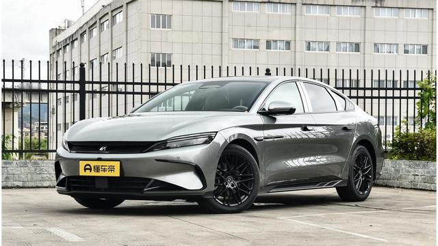 比亚迪汉掀桌子了：你管这245公里的纯电叫“混动”？-有驾