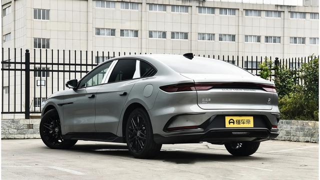 比亚迪汉掀桌子了：你管这245公里的纯电叫“混动”？-有驾