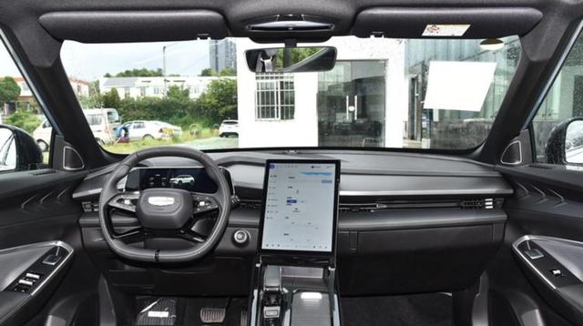 国产大型SUV热潮席卷市场,问界M9月销量逼近万辆,BBA车主纷纷倒戈,背后隐藏的高利润和技术实力才是真正的高潮-有驾