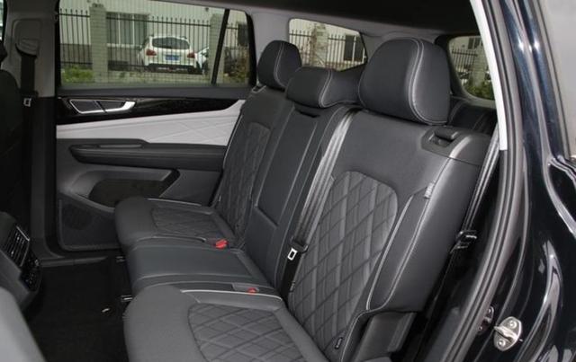 国产大型SUV热潮席卷市场,问界M9月销量逼近万辆,BBA车主纷纷倒戈,背后隐藏的高利润和技术实力才是真正的高潮-有驾