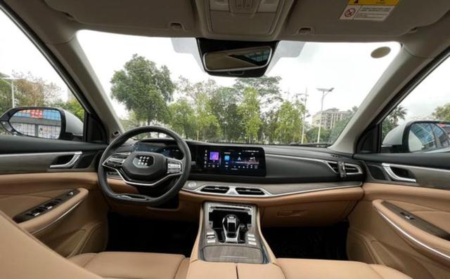 国产大型SUV热潮席卷市场,问界M9月销量逼近万辆,BBA车主纷纷倒戈,背后隐藏的高利润和技术实力才是真正的高潮-有驾