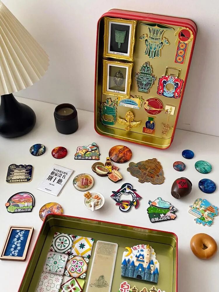 吃完月饼的盒子只能扔掉？看完网友的脑洞后，发现自己亏大了__吃完月饼的盒子只能扔掉？看完网友的脑洞后，发现自己亏大了