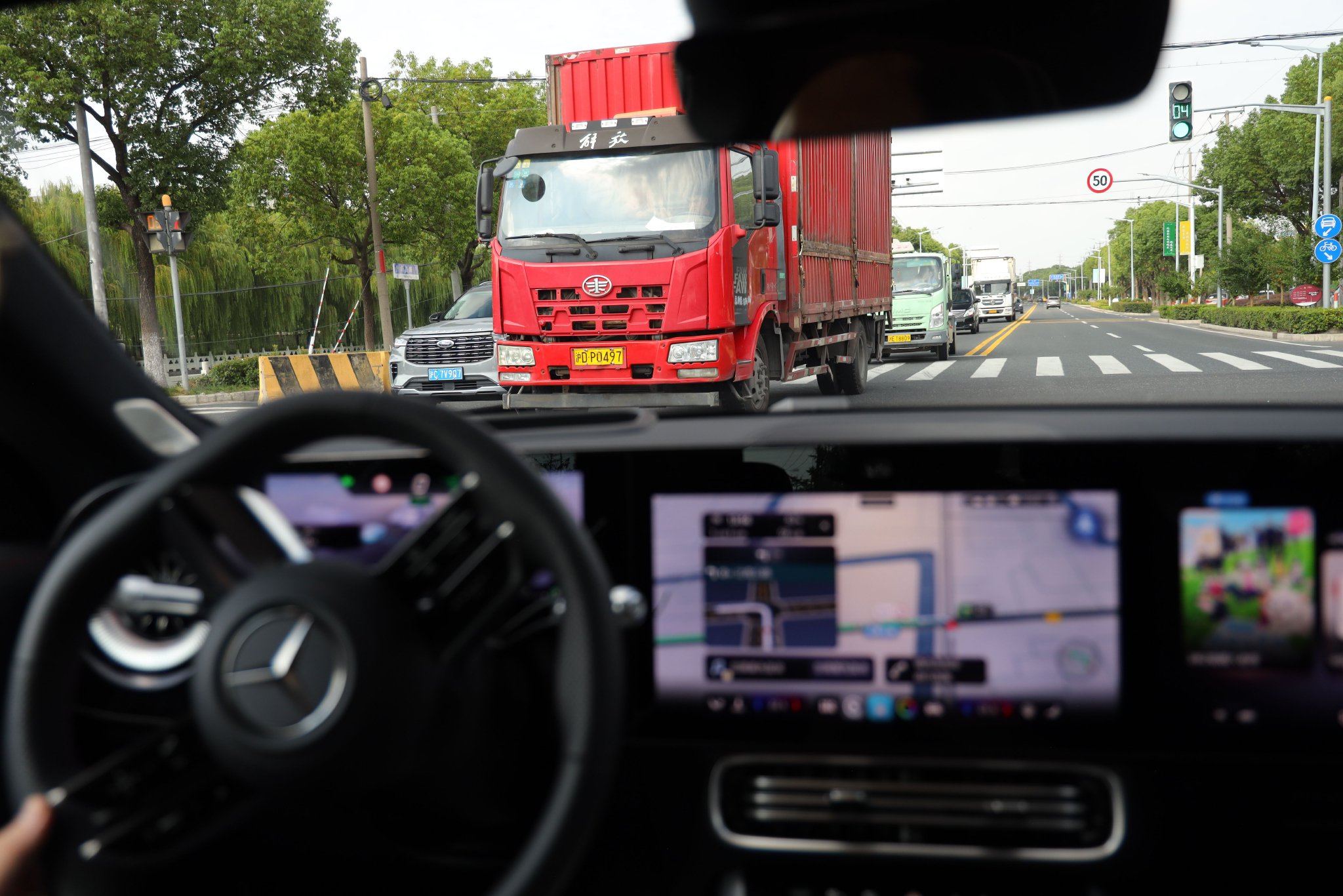 城区无保护左拐