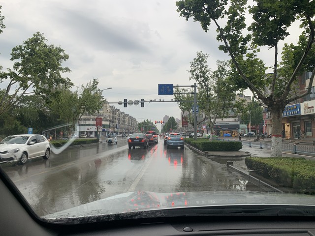 新能源车充电口在前在后差别大了!老师傅教你这样选!__新能源车充电口在前在后差别大了!老师傅教你这样选!