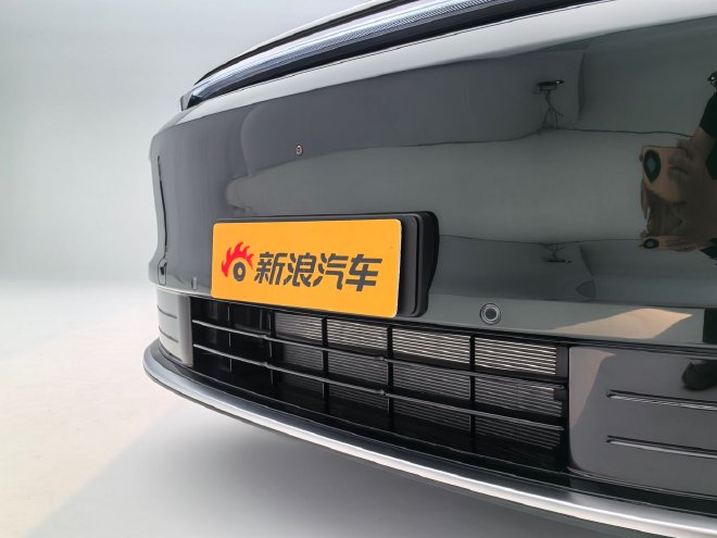 实拍零跑D19 重塑豪华新能源旗舰SUV新格局