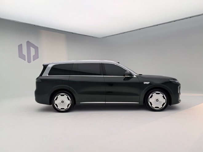 实拍零跑D19 重塑豪华新能源旗舰SUV新格局