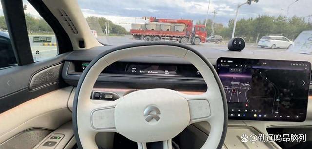 蔚来ES8热潮:纯电SUV智商税?还是真香之选?-有驾