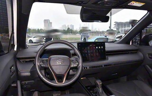 丰田2014年全球利润高达1124亿,是比亚迪的281倍,2024年利润更达2366亿,反映出规模优势与市场份额的显著差异-有驾