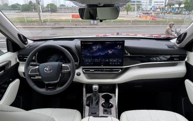 丰田2014年全球利润高达1124亿,是比亚迪的281倍,2024年利润更达2366亿,反映出规模优势与市场份额的显著差异-有驾