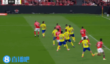 本菲卡5-0阿罗卡暂升第二 帕夫利季斯戴帽+点射双响奥塔门迪建功__本菲卡5-0阿罗卡暂升第二 帕夫利季斯戴帽+点射双响奥塔门迪建功