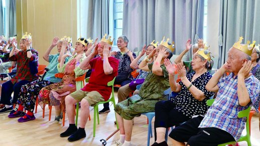 长沙市芙蓉区社会福利中心为老人举办集体生日。 通讯员 供图