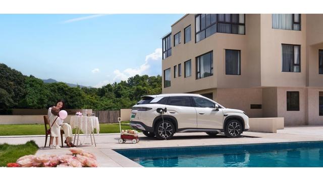 比亚迪宋L到店,续航引热议,权益和配置都有变化-有驾