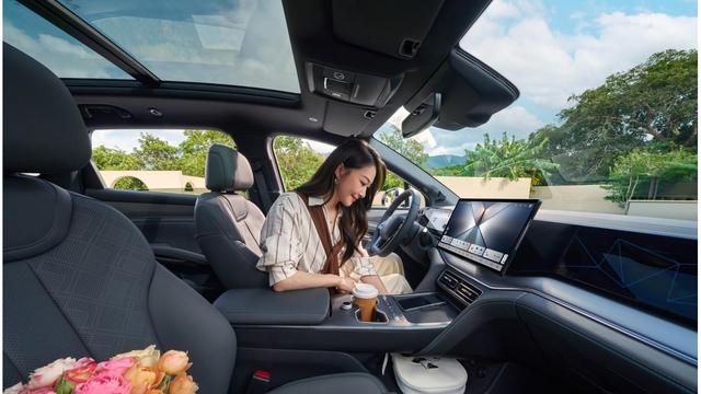 比亚迪宋L到店,续航引热议,权益和配置都有变化-有驾