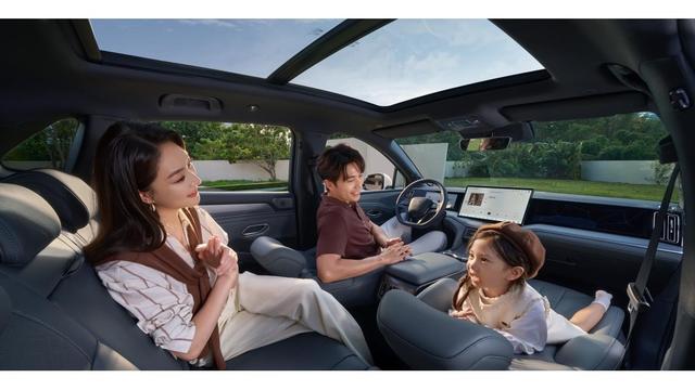 比亚迪宋L到店,续航引热议,权益和配置都有变化-有驾