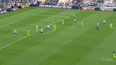 李毅亚洲杯失单刀视频__托雷斯失单刀