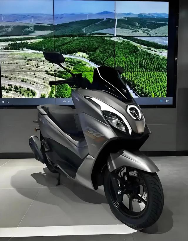 2025 年 150cc 踏板车市场变天！本田反超豪爵靠 300 转差 + 省油，你选技术还是续航？-有驾