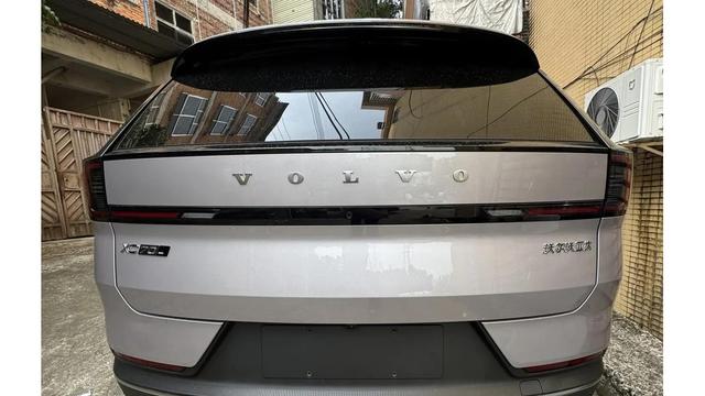 选沃尔沃XC70,全家出行,智能配置对比腾势N8L-有驾