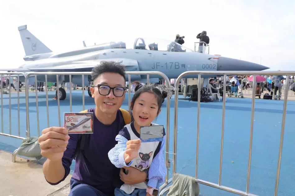 千亿卡牌赛道崛起，Z世代社交货币点亮文化新消费_千亿卡牌赛道崛起，Z世代社交货币点亮文化新消费_