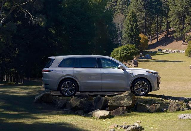 差11万!腾势N8L正式上市,理想L9车主直拍大腿,连充电都能败-有驾