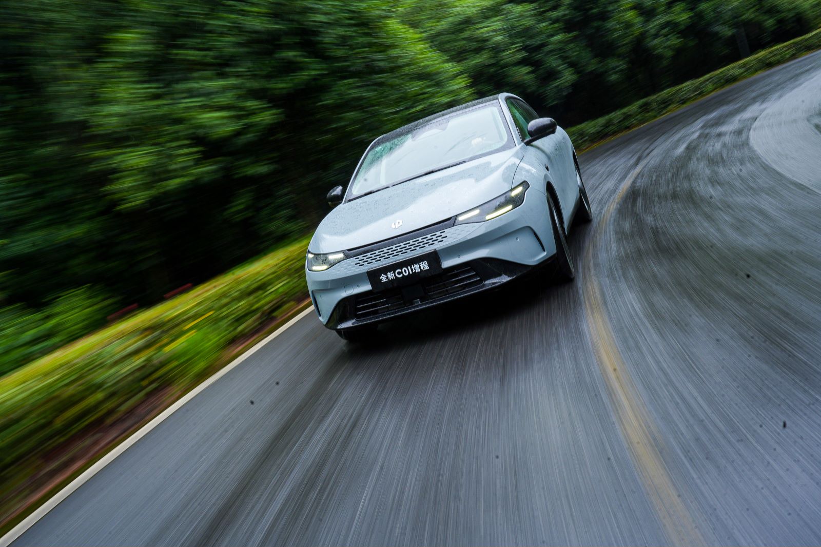 _理想交付量双降,零跑突破7万辆!新能源车企变天了_理想交付量双降,零跑突破7万辆!新能源车企变天了