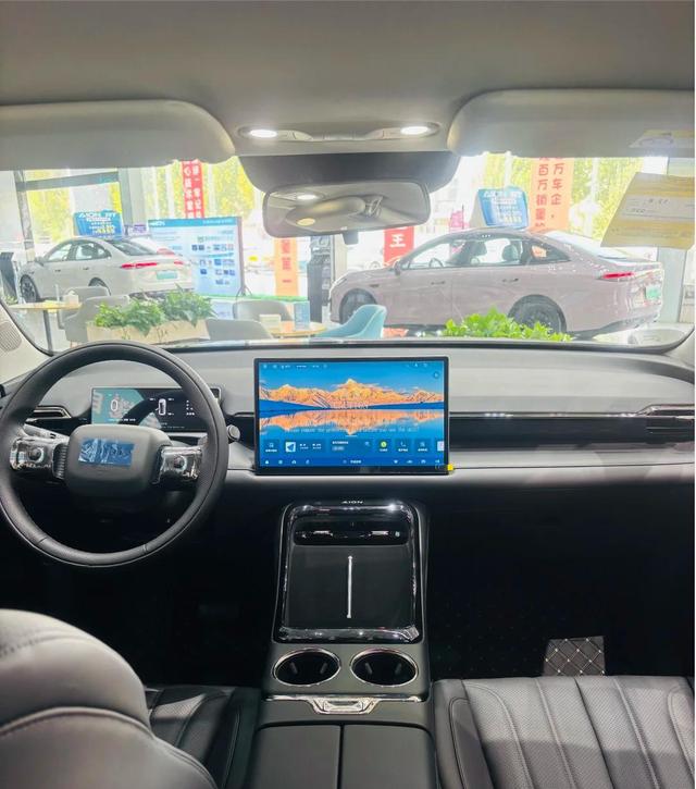 埃安i60今天预售,增程和纯电都来了,买车的又纠结了-有驾