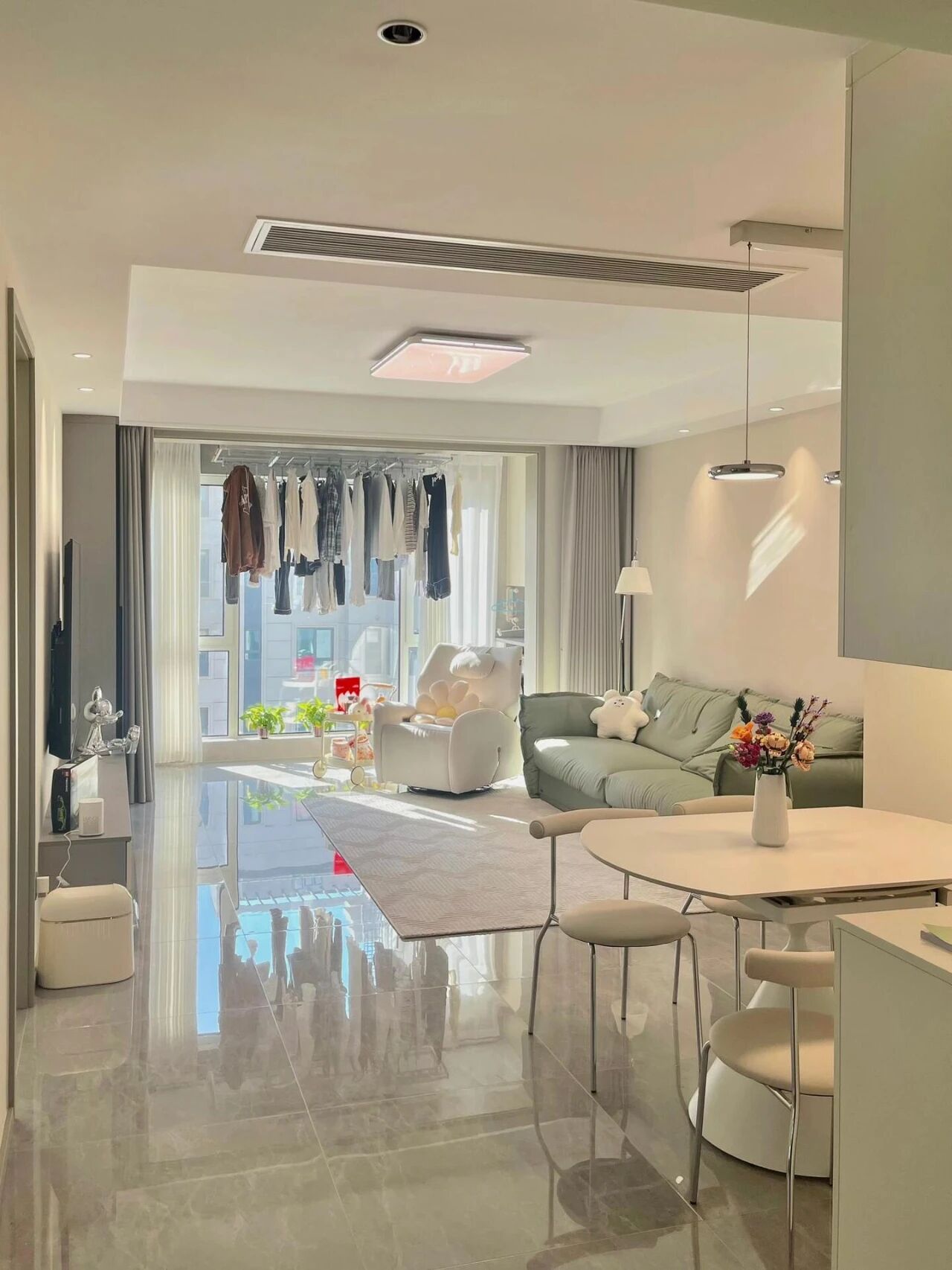 阳台晒衣服设计__阳台晒衣服有什么讲究