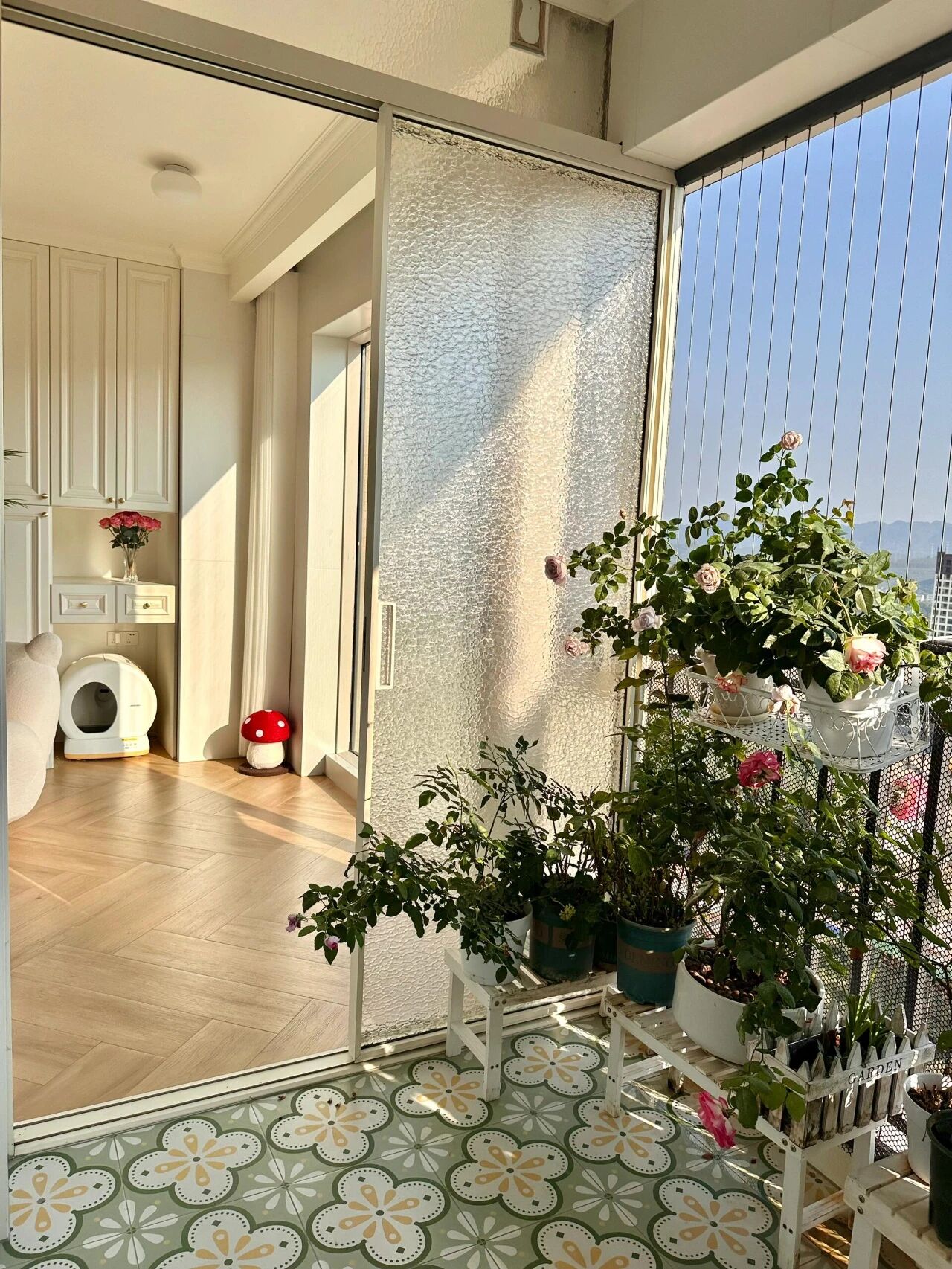 阳台晒衣服设计__阳台晒衣服有什么讲究