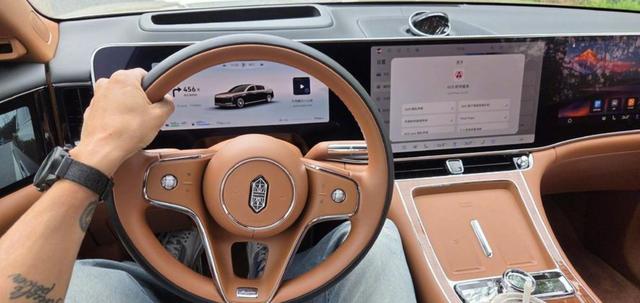 陈震表示如果劳斯莱斯闪灵配备了华为的ADS,他愿意多花100万元购买,这也反映出华为在高端汽车领域的影响力正在逐步扩大-有驾