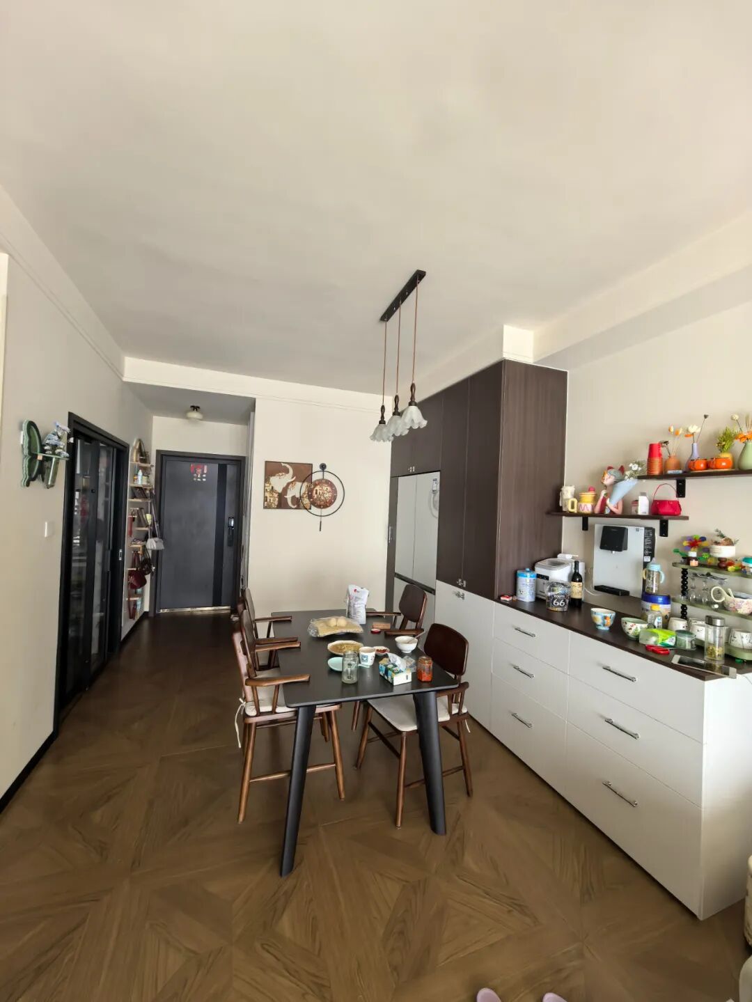 _鞋柜“正退出”中国家庭？看看年轻人家里的设计，那叫一个高级_鞋柜“正退出”中国家庭？看看年轻人家里的设计，那叫一个高级