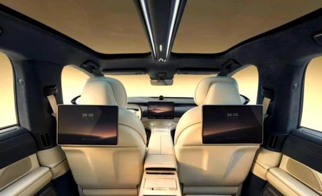 13万级电轿二选一,小鹏MONA M03续航已优但空间不足,长安启源A06价格相当兼具快充和空间优势,真能让人纠结是否值得换购-有驾