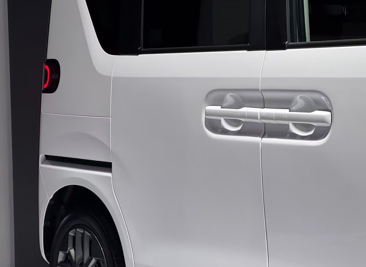 _比亚迪和铃木哪个好些_比亚迪新款