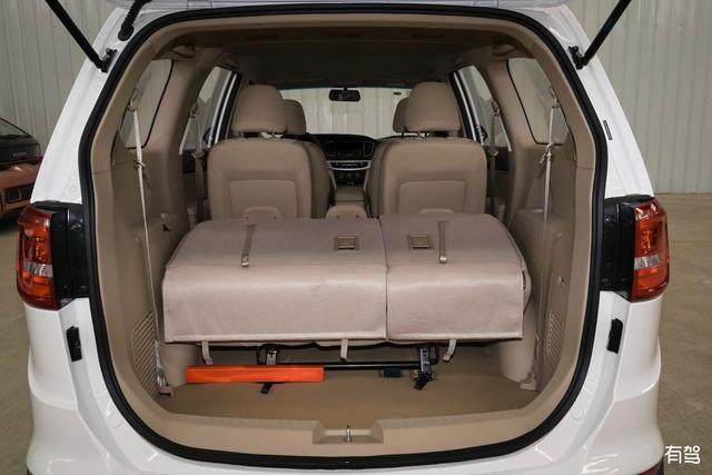 五菱星光730EV深度解析：纯电家用MPV的新篇章-有驾