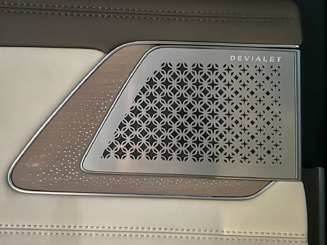 豪华大六座SUV新选 体验腾势N8L