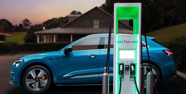 和孙颖莎搭在一起电车一年电费1000元油车一年油费一万五年换新电车更省钱更加环保和实用-有驾