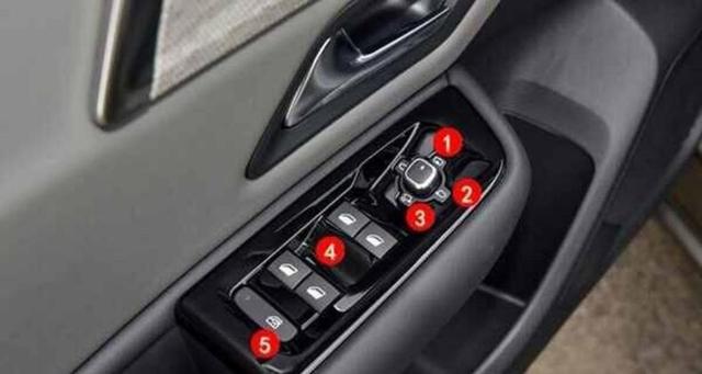 当初选车纠结了半个月最终咬咬牙提了凡尔赛海外版如今开了2000多公里每次停车都忍不住回头多看一眼这波选择真是性价比天花板-有驾